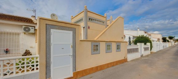 Casa de 2 dormitorios en Torrevieja, Spain No. 95049 3