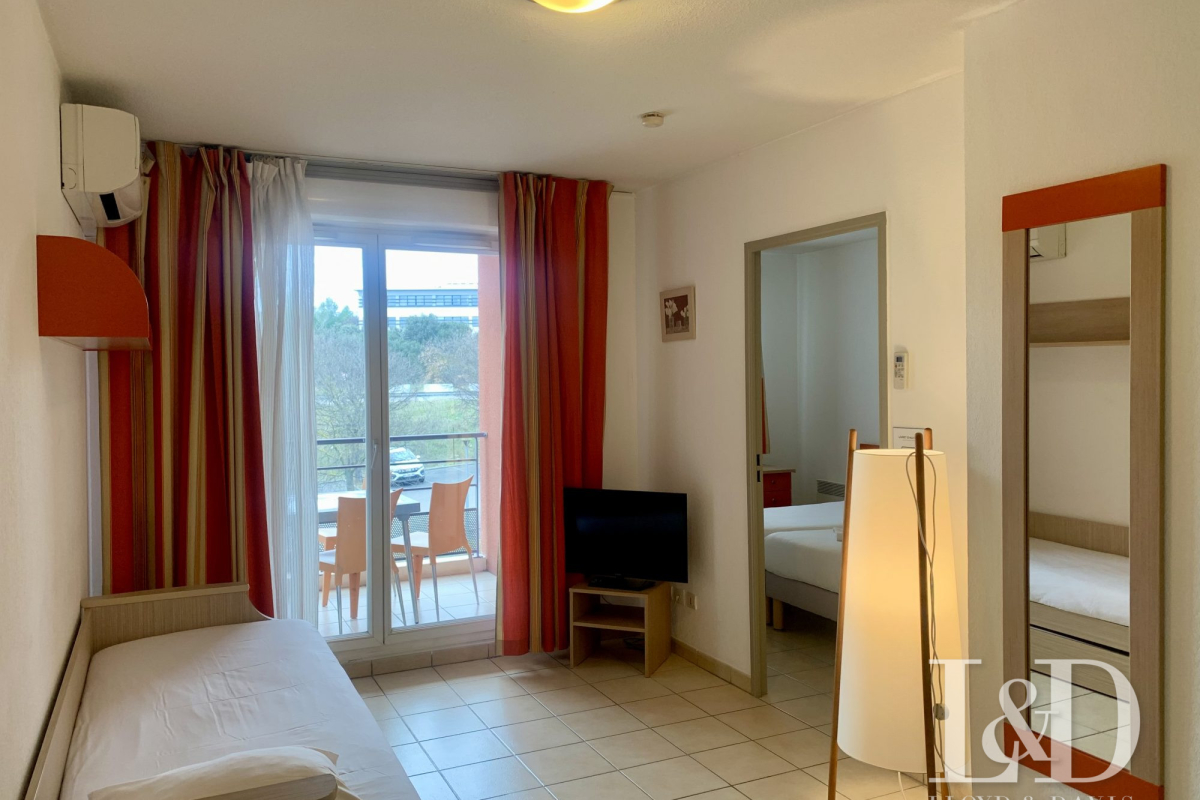 Apartamento de 2 habitaciónes en Aix-en-Provence, France No. 339473