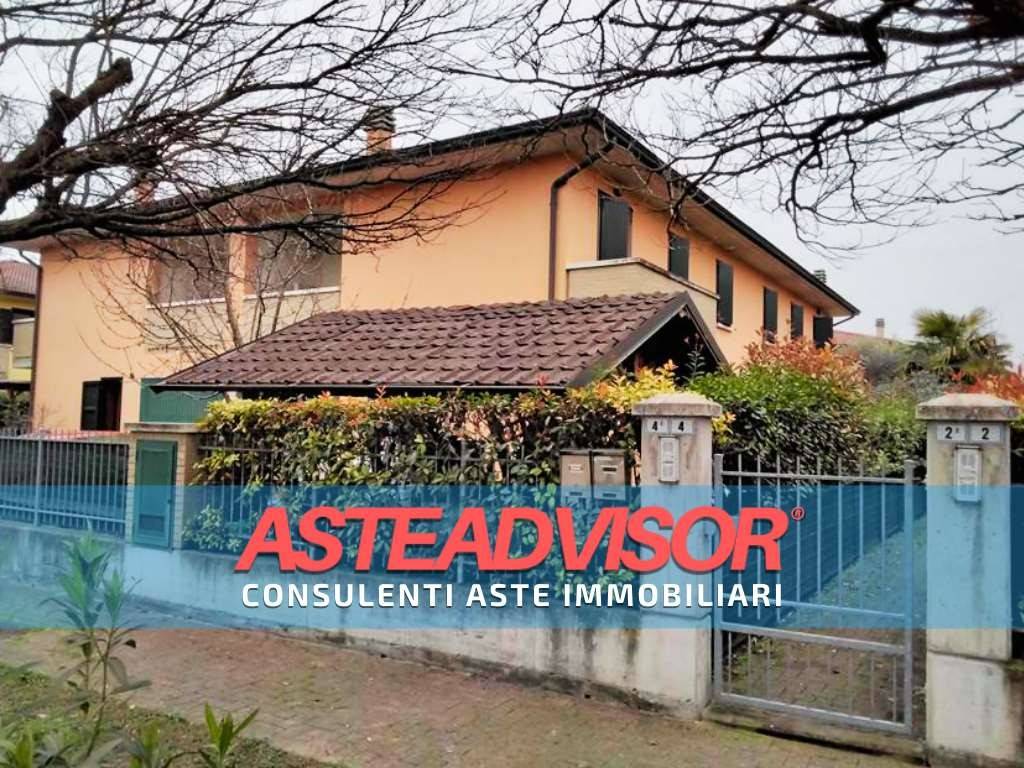 3 Schlafzimmer Wohnung in Correggio, Italy, Nr. 376496