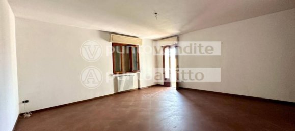 Apartamento de 3 dormitorios en Lucca, Italy No. 325541 11