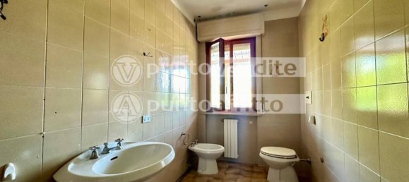 Apartamento de 3 dormitorios en Lucca, Italy No. 325541 24