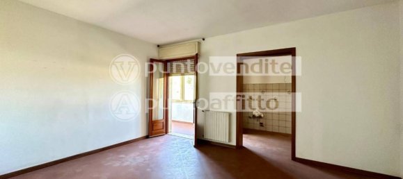 Apartamento de 3 dormitorios en Lucca, Italy No. 325541 5