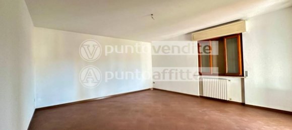 Apartamento de 3 dormitorios en Lucca, Italy No. 325541 14