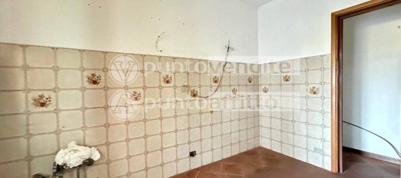 Apartamento de 3 dormitorios en Lucca, Italy No. 325541 7