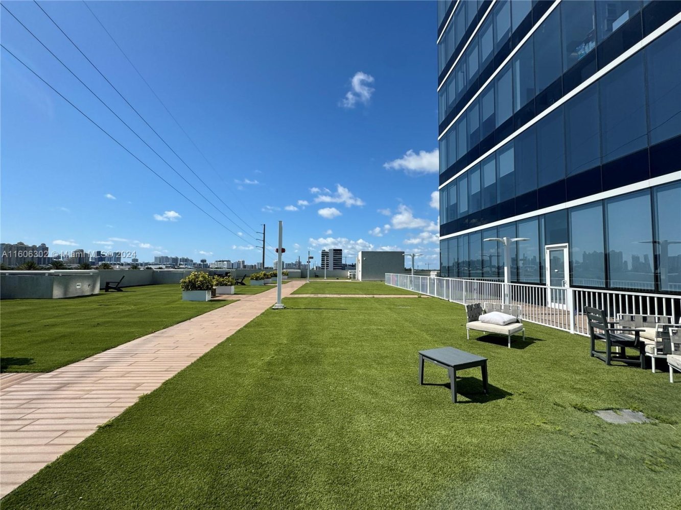 Office for rent in Miami, Miami-Dade, Florida, USA № 614045