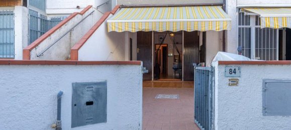 Квартира с 3 комнатами в Комаккьо, Италия № 132477 16