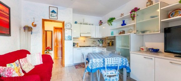 Квартира с 3 комнатами в Комаккьо, Италия № 132477 5