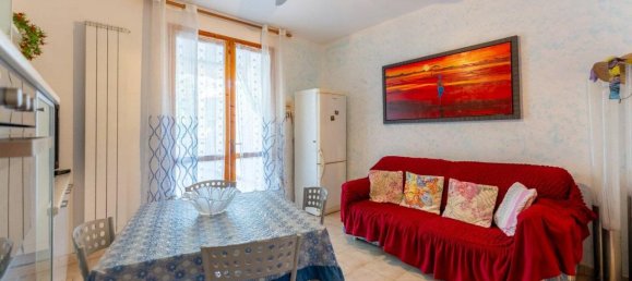 Квартира с 3 комнатами в Комаккьо, Италия № 132477 4