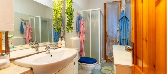 Квартира с 3 комнатами в Комаккьо, Италия № 132477 14