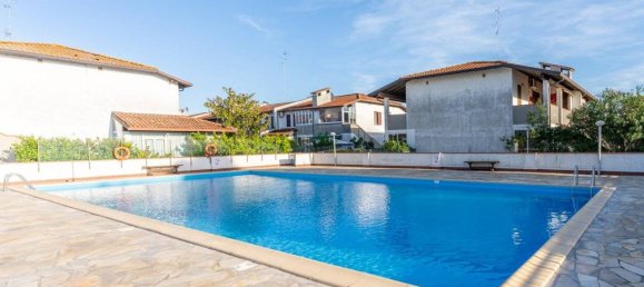 Квартира с 3 комнатами в Комаккьо, Италия № 132477 19