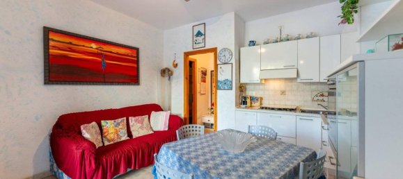 Квартира с 3 комнатами в Комаккьо, Италия № 132477 6