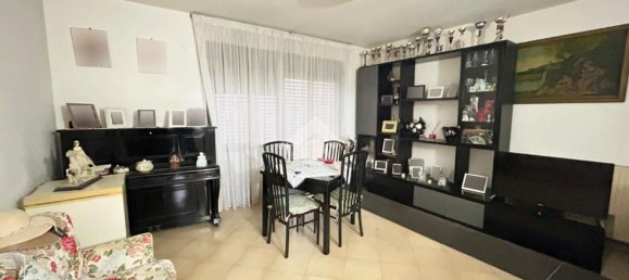 4 rooms Apartment in Pomigliano d'Arco, Italy No. 98413 33