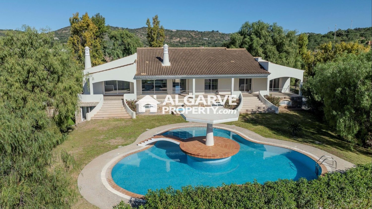 Villa de 6 dormitorios en Faro, Portugal No. 127403