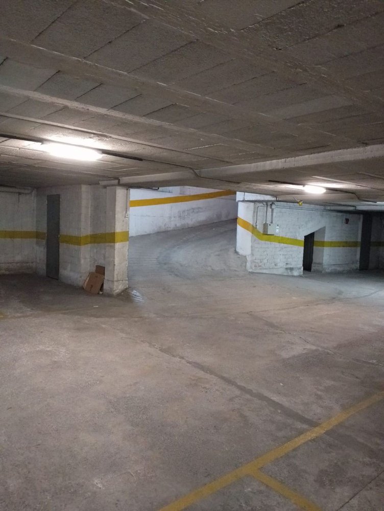 Гараж в Лерида, Испания № 235599