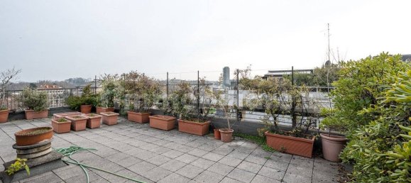 4 bedrooms Penthouse in Milan, Italy No. 243214 4