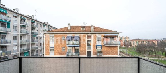 4 bedrooms Penthouse in Milan, Italy No. 243214 10