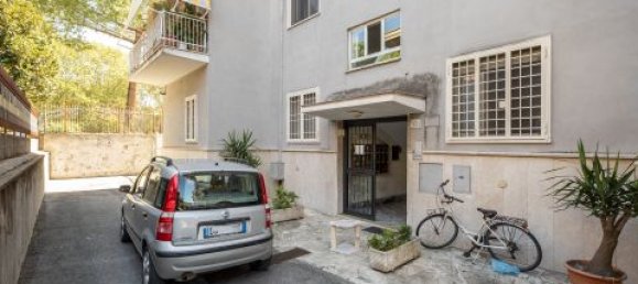 1 bedroom Apartment in Rome, Italy No. 381438 12