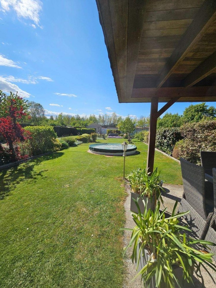 Edifício de 4 divisões em Vorpommern-Greifswald, Germany N.º 333857