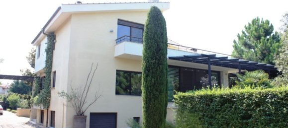 5 bedrooms Villa in Thessaloniki, Greece No. 1270 4
