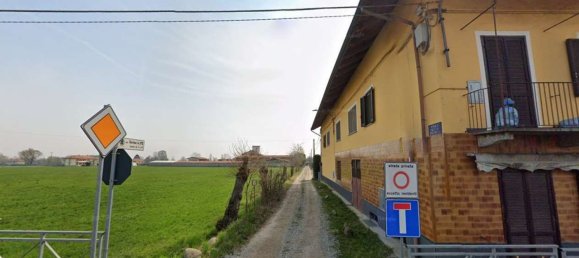 6 rooms Apartment in San Francesco al Campo, Italy No. 49867 12