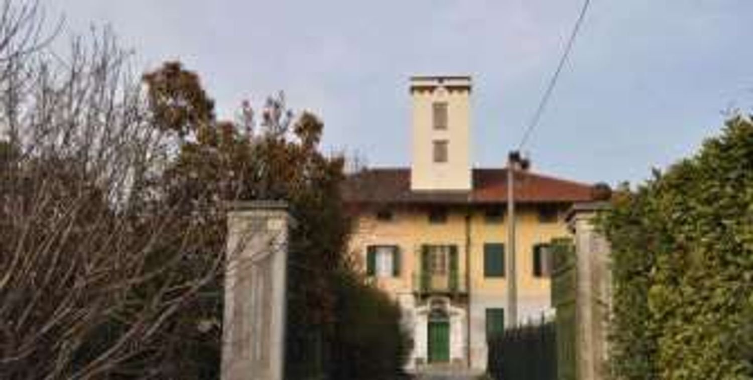 6 rooms Apartment in San Francesco al Campo, Italy No. 49867