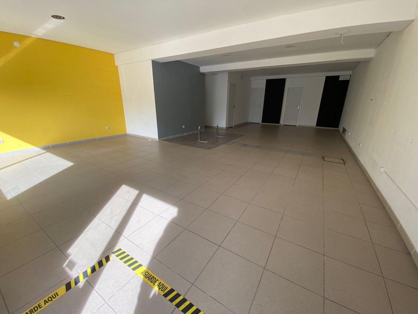 Gewerbliche Immobilie in Leiria, Portugal 100m², Nr. 90300