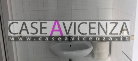 2 rooms Office in Veggiano, Italy No. 107587 13