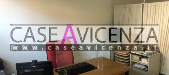 2 rooms Office in Veggiano, Italy No. 107587 2