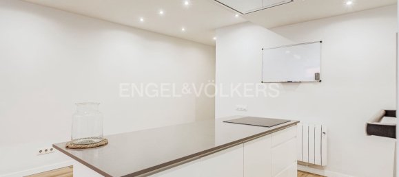 3 bedrooms Apartment in Eixample, Spain No. 161435 5