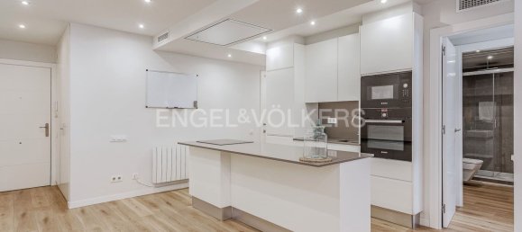 3 bedrooms Apartment in Eixample, Spain No. 161435 2