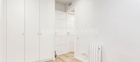 3 bedrooms Apartment in Eixample, Spain No. 161435 17