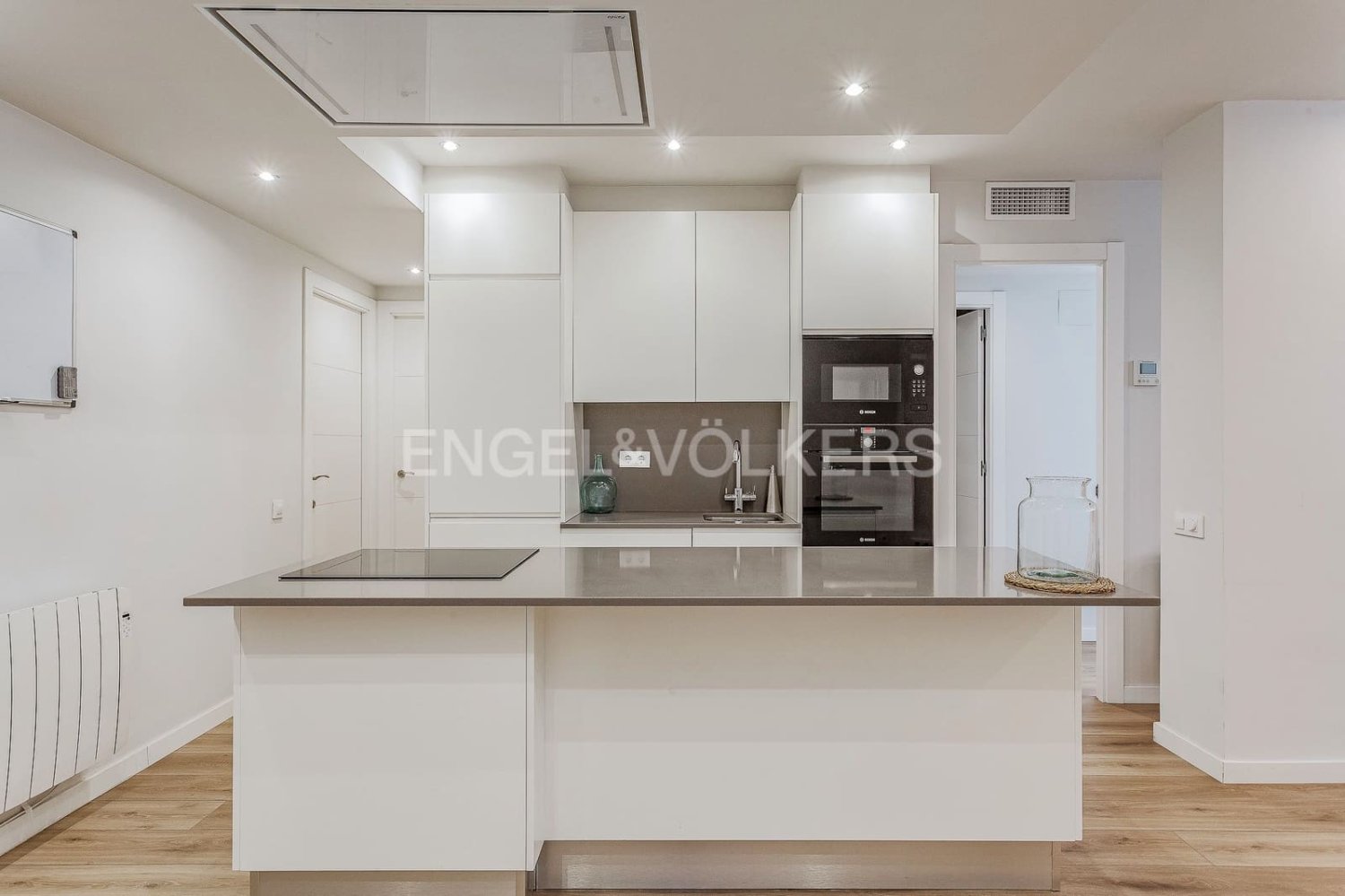3 bedrooms Apartment in Eixample, Spain No. 161435