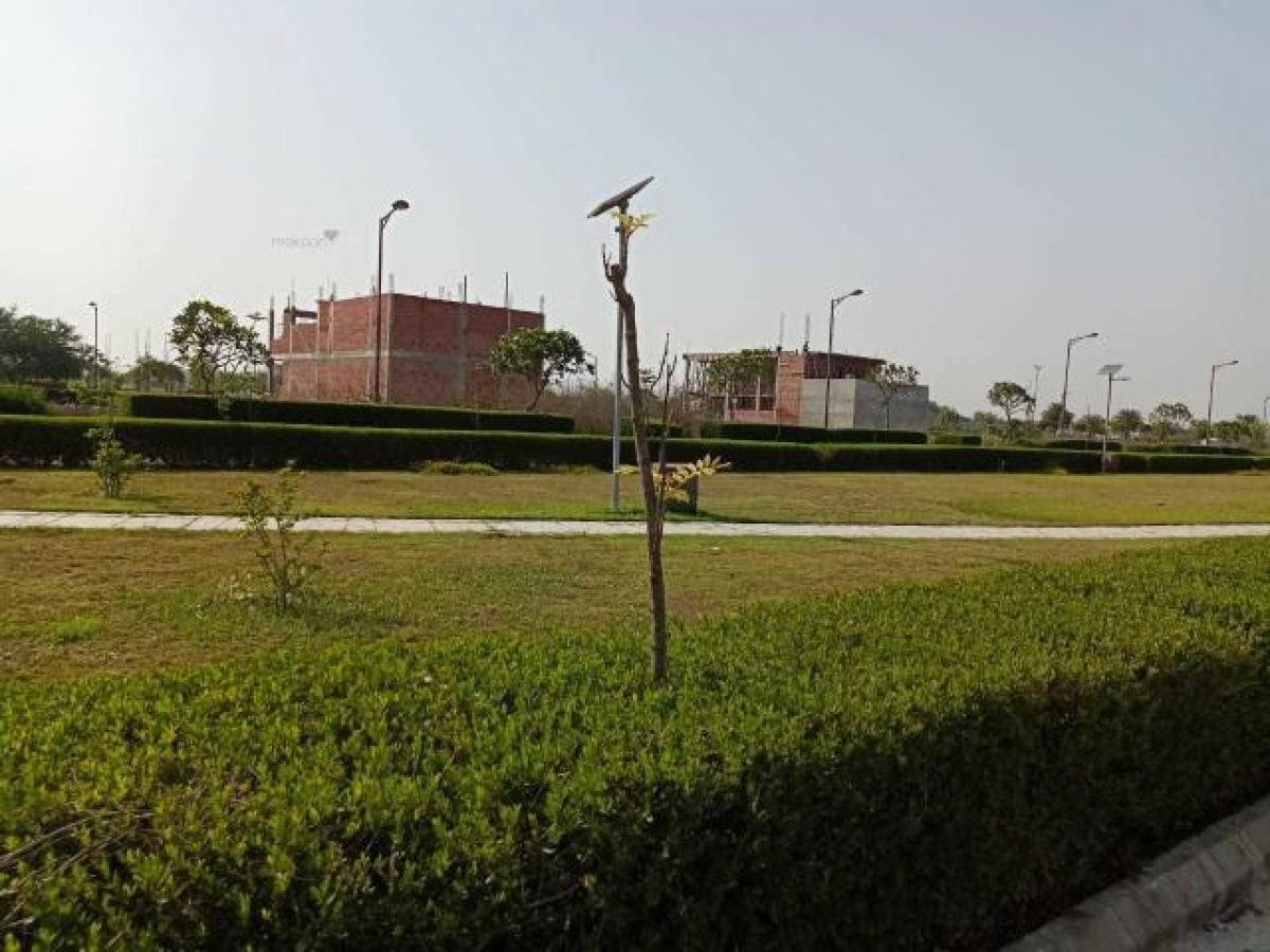  Land in Lucknow, India No. 33862