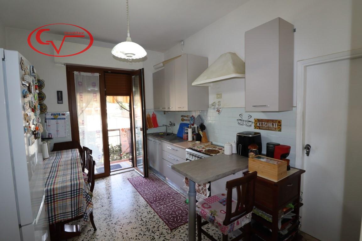 3غرفة شقة في Montevarchi, Italy رقم 231283