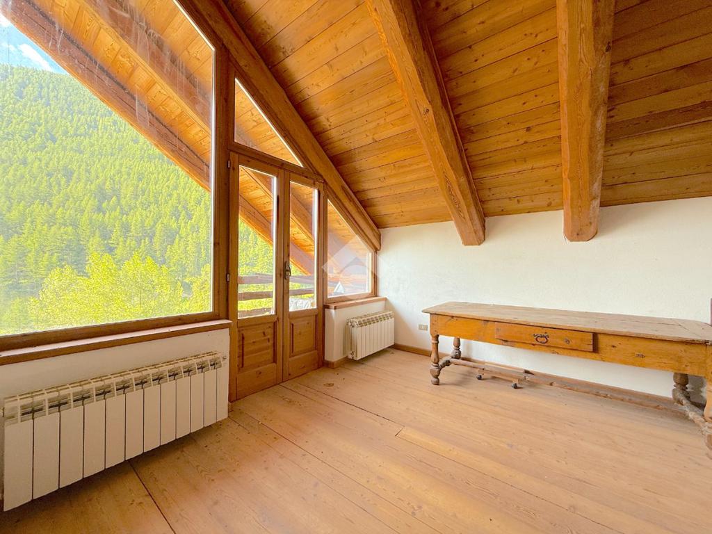 Apartamento T3 em Sauze di Cesana, Italy N.º 272023