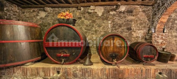 Villa de 5 dormitorios en Capannori, Italy No. 374524 5