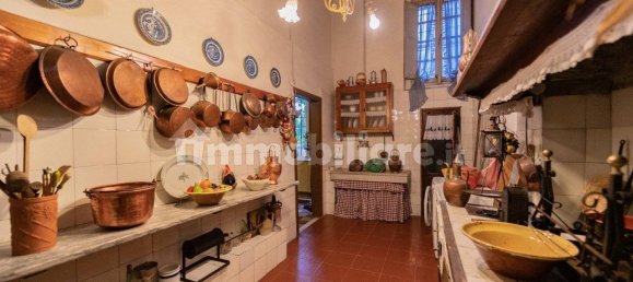 Villa de 5 dormitorios en Capannori, Italy No. 374524 25