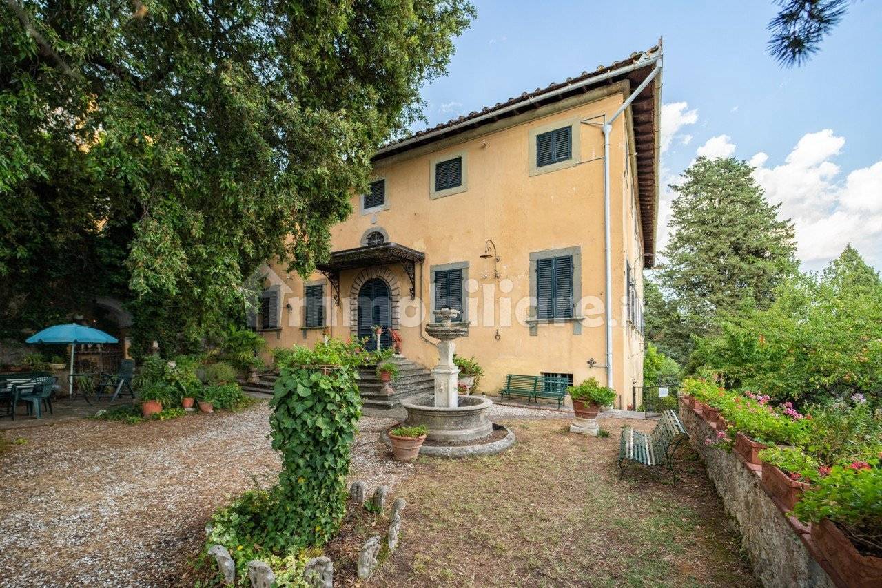 Villa de 5 dormitorios en Capannori, Italy No. 374524