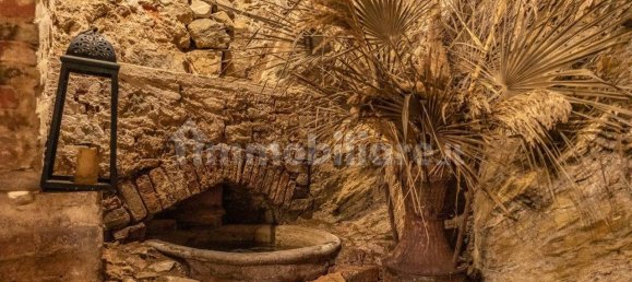 Villa de 5 dormitorios en Capannori, Italy No. 374524 9