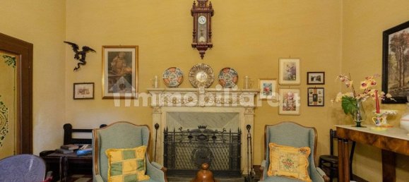 Villa de 5 dormitorios en Capannori, Italy No. 374524 21