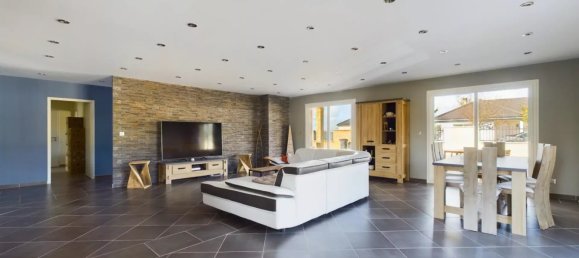 Casa de 3 dormitorios en Saint-Etienne-sous-Barbuise, France No. 85355 5