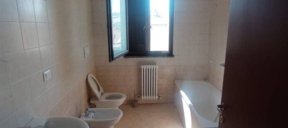 Квартира с 3 спальнями в Монтекальво ин Фоля, Италия № 292824 9