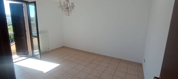 Квартира с 3 спальнями в Монтекальво ин Фоля, Италия № 292824 8