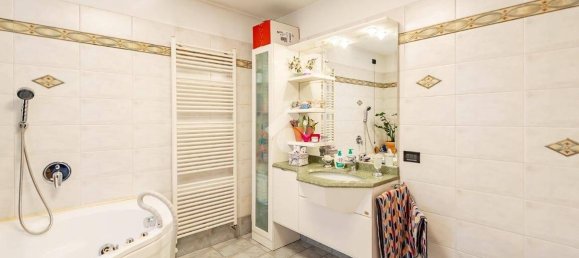 4 bedrooms Villa in Gerenzano, Italy No. 103183 26