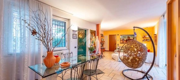 4 bedrooms Villa in Gerenzano, Italy No. 103183 6