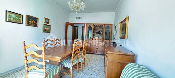 5 rooms Apartment in Naples, Italy No. 276543 2
