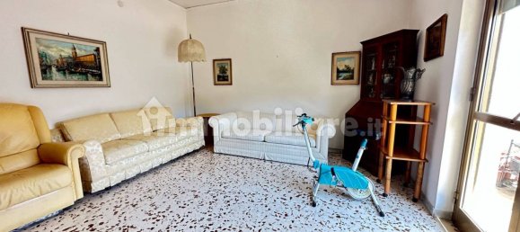 5 rooms Apartment in Naples, Italy No. 276543 4