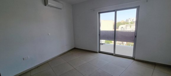 2 bedrooms Apartment in Paphos, Cyprus No. 22210 2