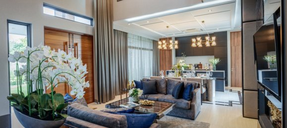 4 bedrooms Villa in Pattaya, Thailand No. 20193 5