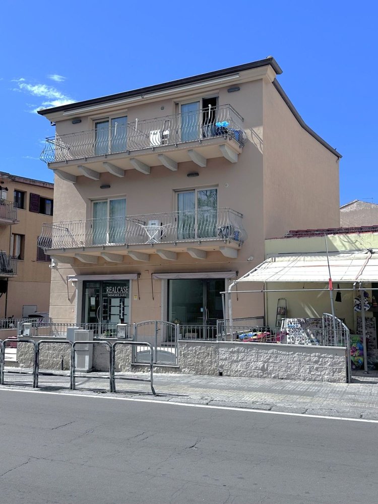 390m² Building in Olbia, Italy No. 315488